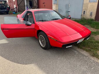 Prodám Pontiac Fiero 2.5 r.v.1986 po starší renovaci - 5