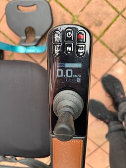 Elektrovozík Robooter E40 - ZÁRUKA - 5