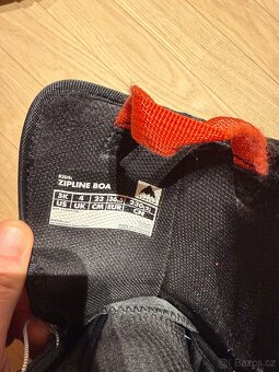 Prodám dětské snowboardové boty Burton Zipline Boa – UK 4 - 5