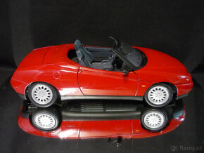 Alfa Romeo Spider V6 Maisto 1/18 - 5