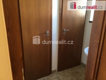 pronájem komerčních prostor 50 m2 na rušné Pražské ulici v K - 5