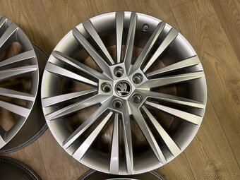 Originální alu kola R19 Škoda Superb III - 5