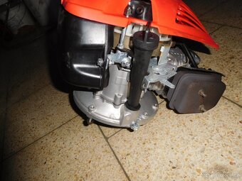 Motor do sekačky - 5