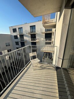 Moderní byt 1+kk o výměře 31,3 m² s balkonem 4,5 m2 - 5