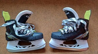 Brusle CCM AS-560 Junior dvojvelikost 32,5 / 33,5 - 5
