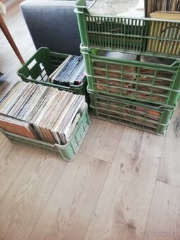 Gramofonové desky. DVD, CD, VHS - 5