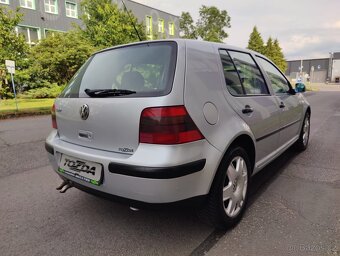 Volkswagen Golf 1,4i 16V / klima / 5-dveří / - 5