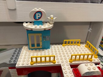 Lego Duplo 10948 garáž a myčka aut - 5