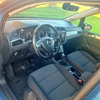 VW Touran (5T1), 7-místní, 09/2016
 - 5
