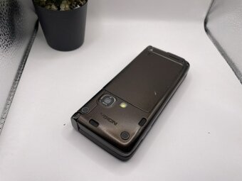 Nokia e90 top stav - 5