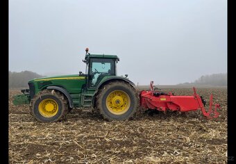 Dlátový pluh, John Deere 8120 - 5