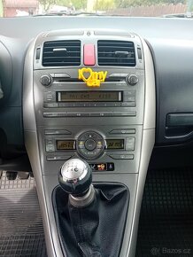 Toyota Auris 1.4 - 5