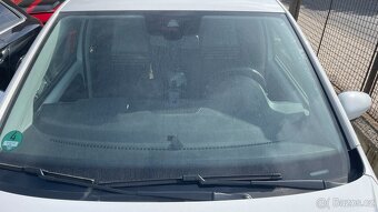 Volkswagen eUP 61kW 36kWh - havarovaný - pojízdný - 5