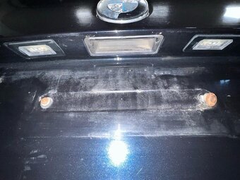 Páté dveře černá metalíza 416 BMW 320 E91 touring r.v. 2008 - 5