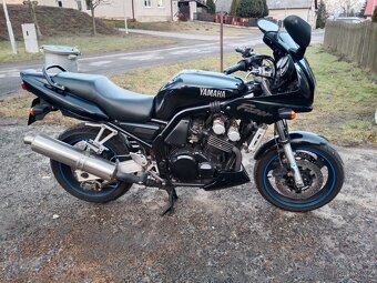 Yamaha FZS 600 - 5