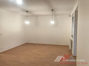 2+KK BŘEZNICKÁ ULICE, VČETNĚ PARKOVACÍHO STÁNÍ - 5