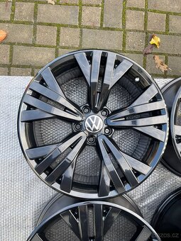 ORIGINÁL Alu Volkswagen KALAMATA R18, 5x112 - TOP STAV - 5