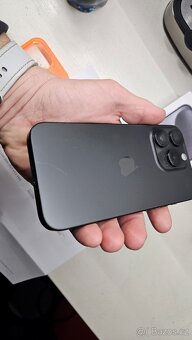 Apple iPhone 15 Pro 128GB - vypálené pixely - 5