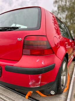 Volkswagen Golf IV 1.6 - 5
