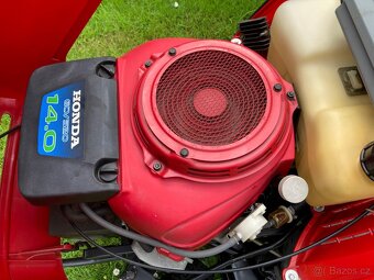 Zahradní traktor Honda 2114 - 5
