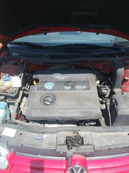 Prodám VW GOLF4 1,6; 16V 77 kW r.v. 2001 - 5
