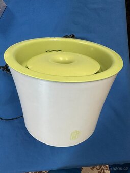 Fontánka na pití pro psy a kočky velká 3l - 5