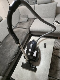 Bezsáčkový vysavač Rowenta RO4825EA - 5