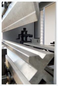 Hydraulický ohraňovací lis HOL 40 / 1250 – IHNEĎ K ODBERU - 5