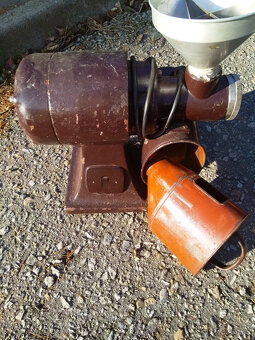 Mlýnek na kávu, býval v obchodech s potravinami, funkční - 5