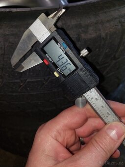 Prodám zimní alu Magic by Rondell 4×100 R14,195/60 - 5