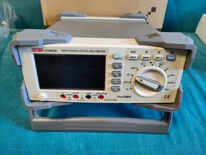 UNI-T UT8804E stolní multimetr - 5