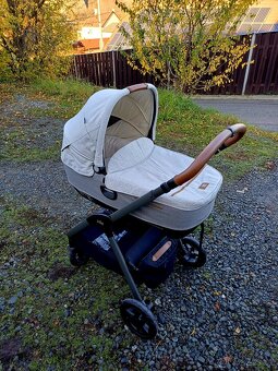 Krásný luxusní kočárek v záruce - 5