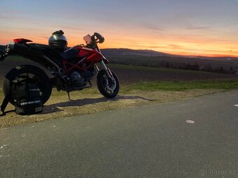 Ducati Hypermotard 796 - 5