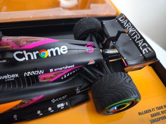 F1 McLaren MCL36 GP Singapur 22 Ricciardo Minichamps 1:18 - 5