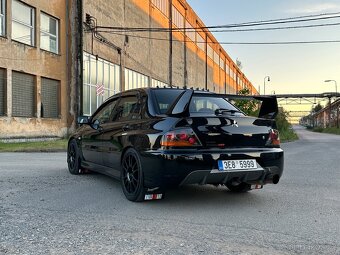 Mitsubishi Lancer Evolution 9 MR - 5