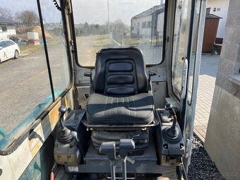 Kobelco SK 035 coupé - 5