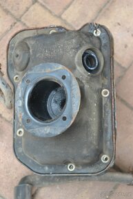 krytka pal. nádrže bez poškození , komplet Peugeot 406 99 - 5