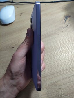 Vivo V40 SE 128/8GB RAM - výborný stav, záruka - 5