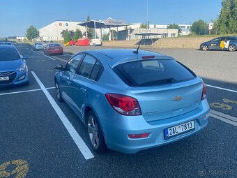 Chevrolet Cruze 1.6i - 5