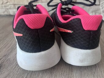 Lehké tenisky, zn.Nike, vel.38 - 5
