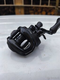 Baitcast multík Abu Garcia REVO 4XL - 5