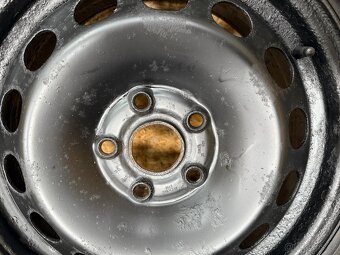 SADA DISKŮ 61/2Jx16H2 ET50 5X112 57,1mm 205/55 R16 ZIMNÍ - 5