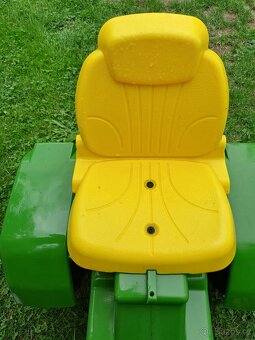Šlapací traktor John Deere - 5