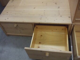 Masivní 5ti dílná stěnka - 5