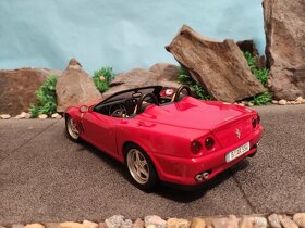 prodám model 1:18 Ferrari 550 Barchetta - 5