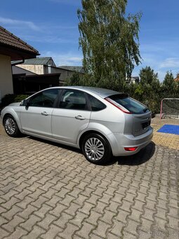 FORD FOCUS 1,6 16V - 5