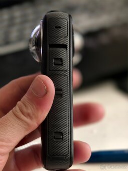 Insta 360 X3 + Tripod a ochrané čočky - 5