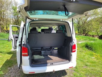 VW Caravelle T5, automat, 4×4, 8 míst , 2× šoupačky - 5