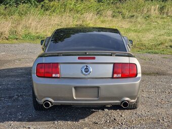 Ford mustang gt 2009 4.6 V8 manuál - 5