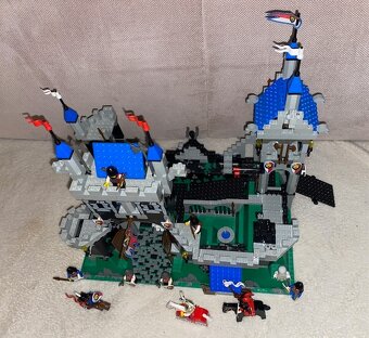 LEGO 6090 - Royal Knights Castle - 5